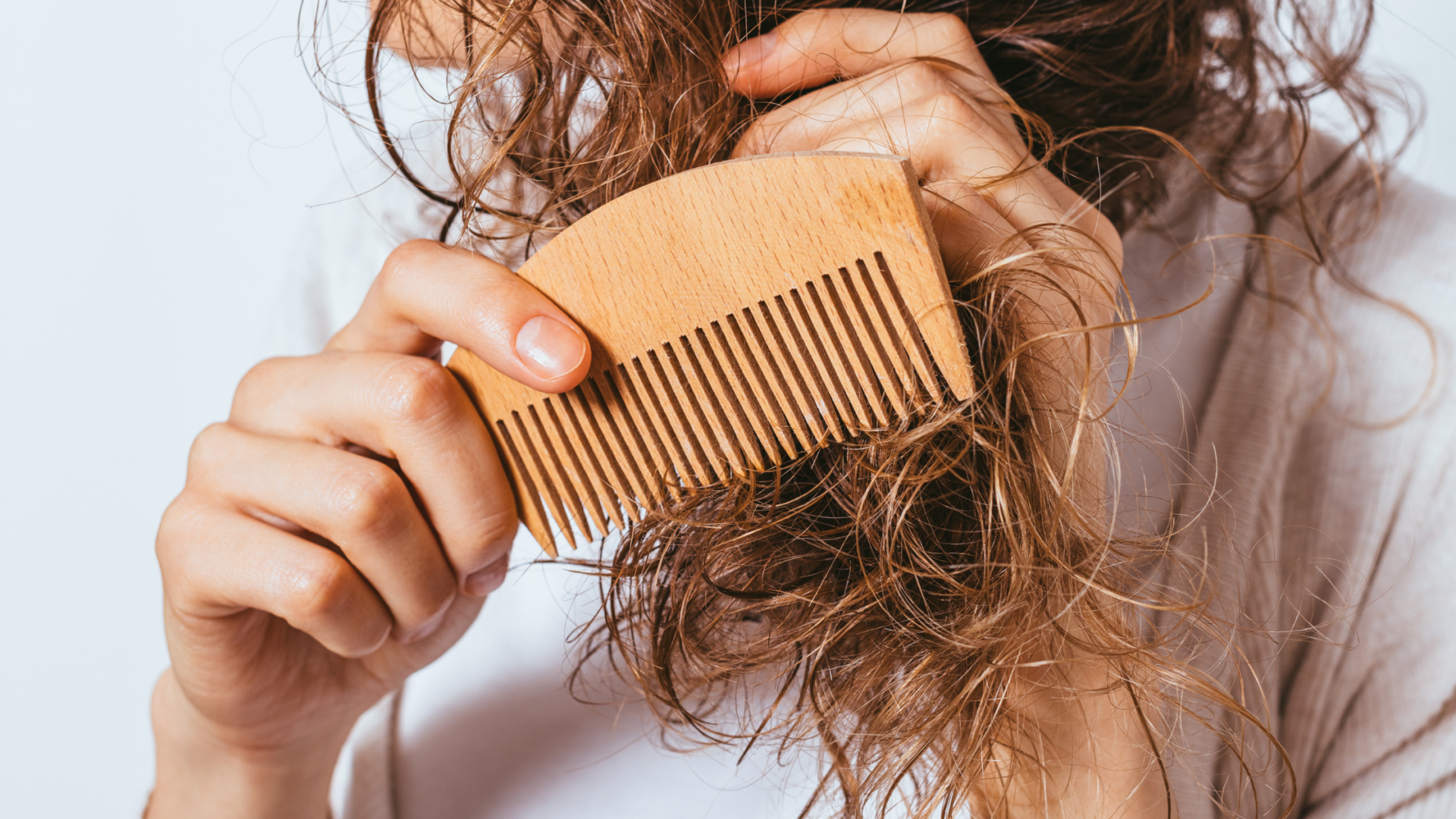 Cara Mengatasi Rambut Kusut dengan Mudah Tanpa Merusaknya